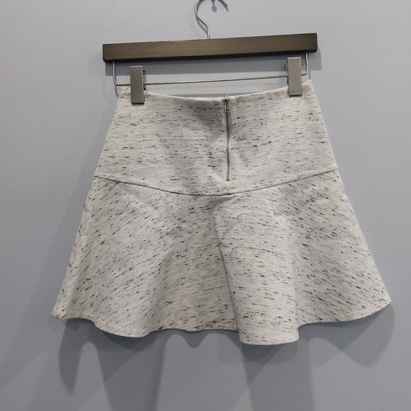 Wilfred Terrasse Skirt Heather White - Picture 4 of 7